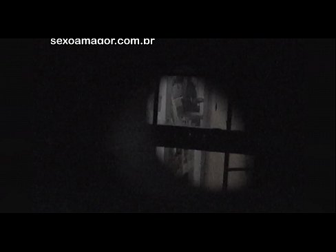 ❤️ Lourinho é secretamente filmado por um voyeur de bairro escondido atrás de tijolos ocos ️ Porno vídeo em pt-br.ru-pp.ru ﹏